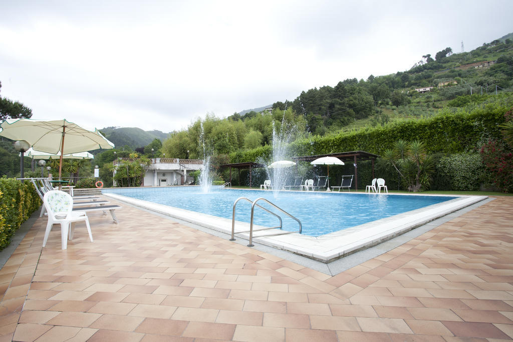 Hotel Grappolo D'Oro à Pietrasanta Extérieur photo