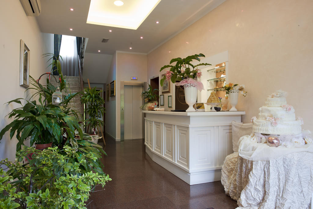 Hotel Grappolo D'Oro à Pietrasanta Extérieur photo